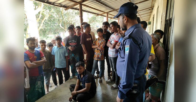 গৃহবধূকে কুপিয়ে হত্যা