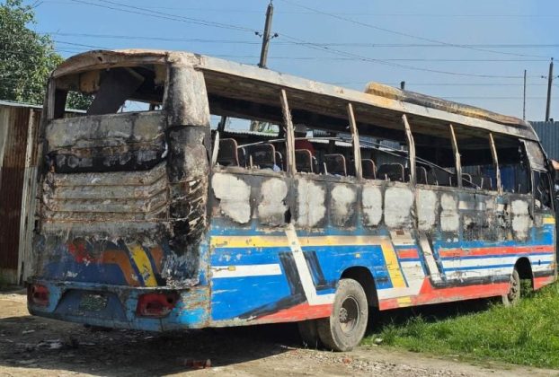 বাসে আগুন